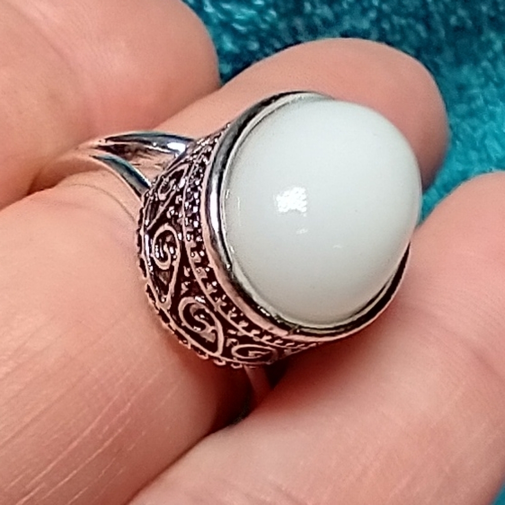 Silvertone white stone ring intricate detail